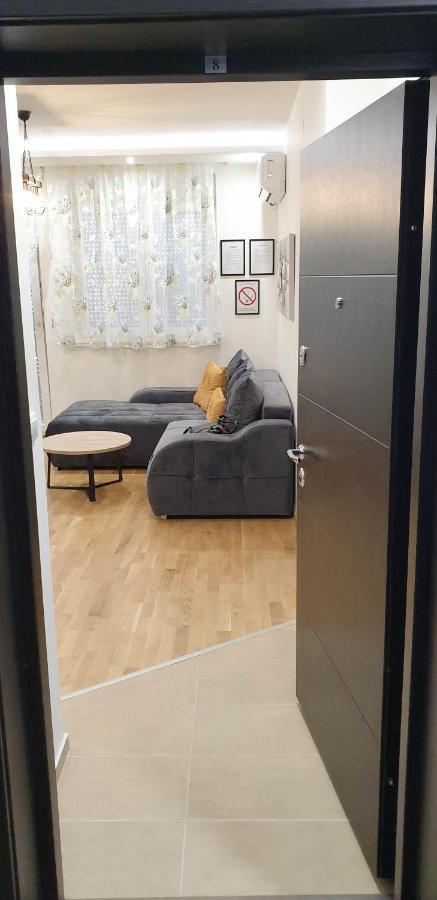 נובי סאד Laura Apartment מראה חיצוני תמונה